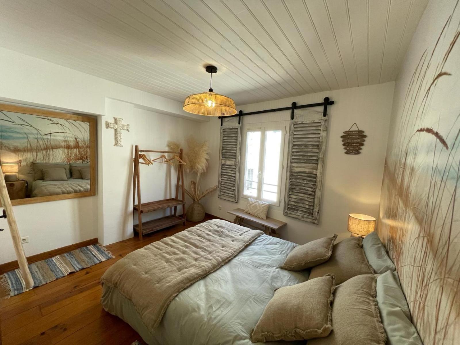 Maison Cosy, 2 Chambres, Adossee Aux Remparts エーグ・モルト エクステリア 写真