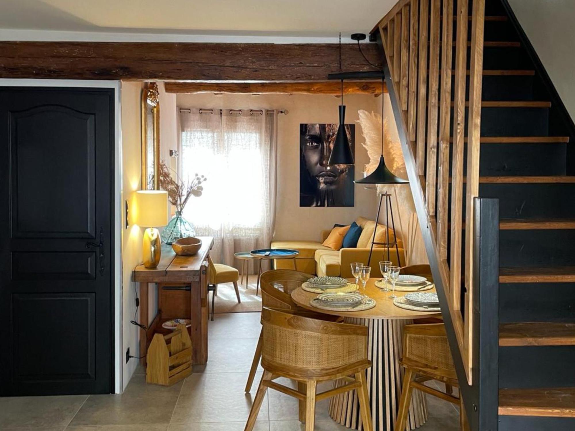 Maison Cosy, 2 Chambres, Adossee Aux Remparts エーグ・モルト エクステリア 写真