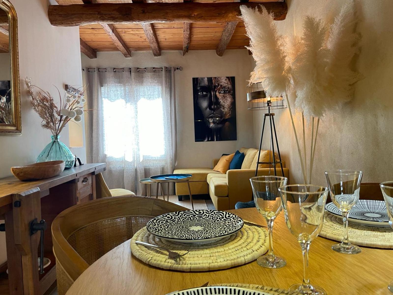 Maison Cosy, 2 Chambres, Adossee Aux Remparts エーグ・モルト エクステリア 写真