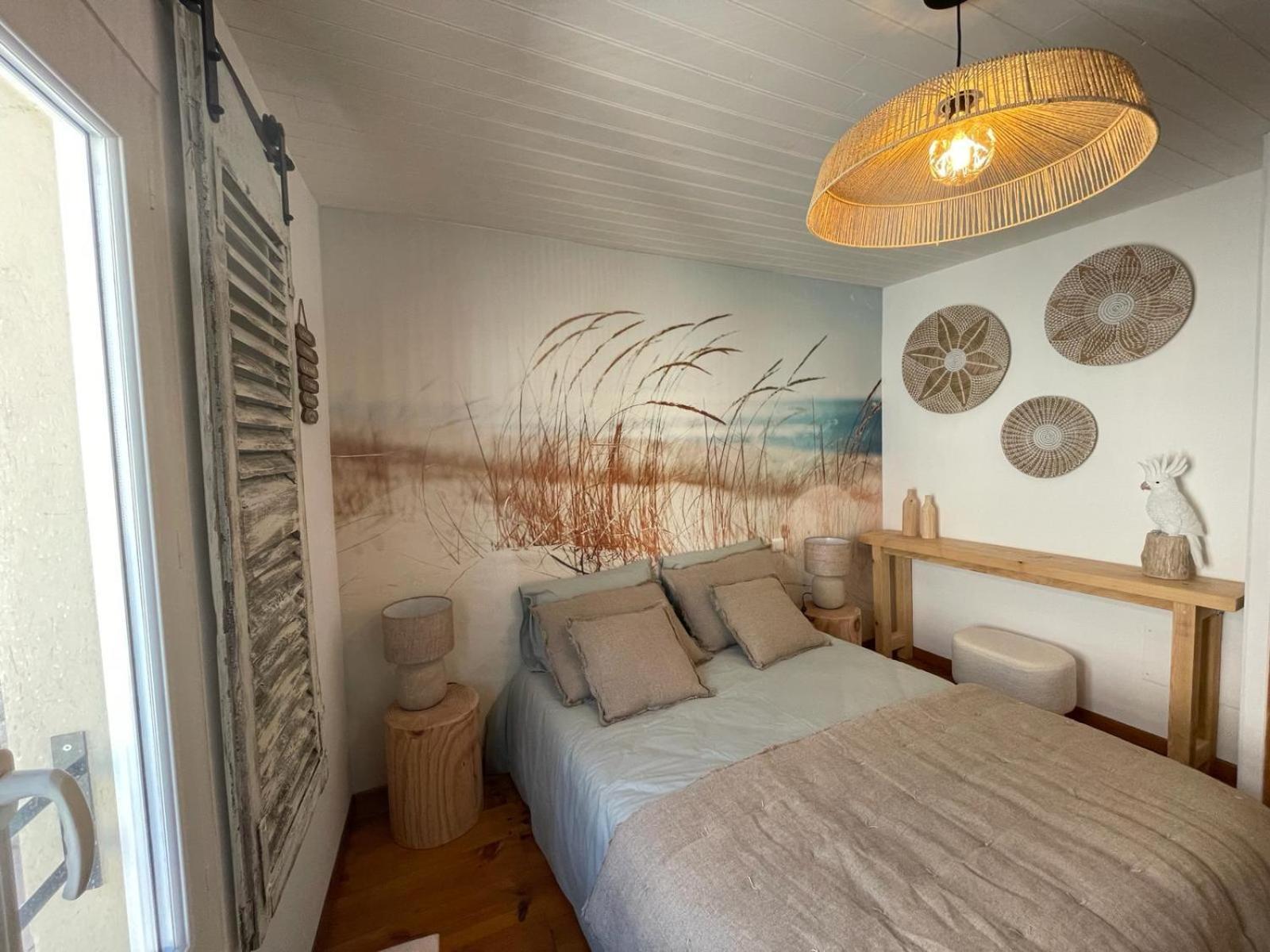 Maison Cosy, 2 Chambres, Adossee Aux Remparts エーグ・モルト エクステリア 写真
