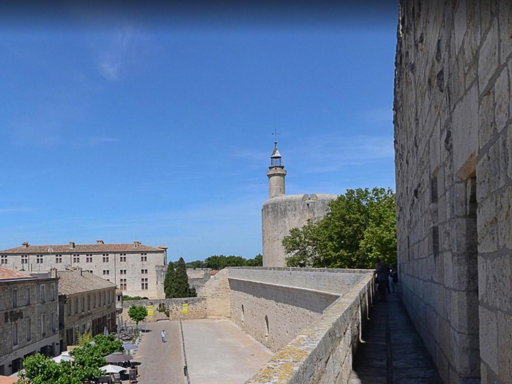 Maison Cosy, 2 Chambres, Adossee Aux Remparts エーグ・モルト エクステリア 写真